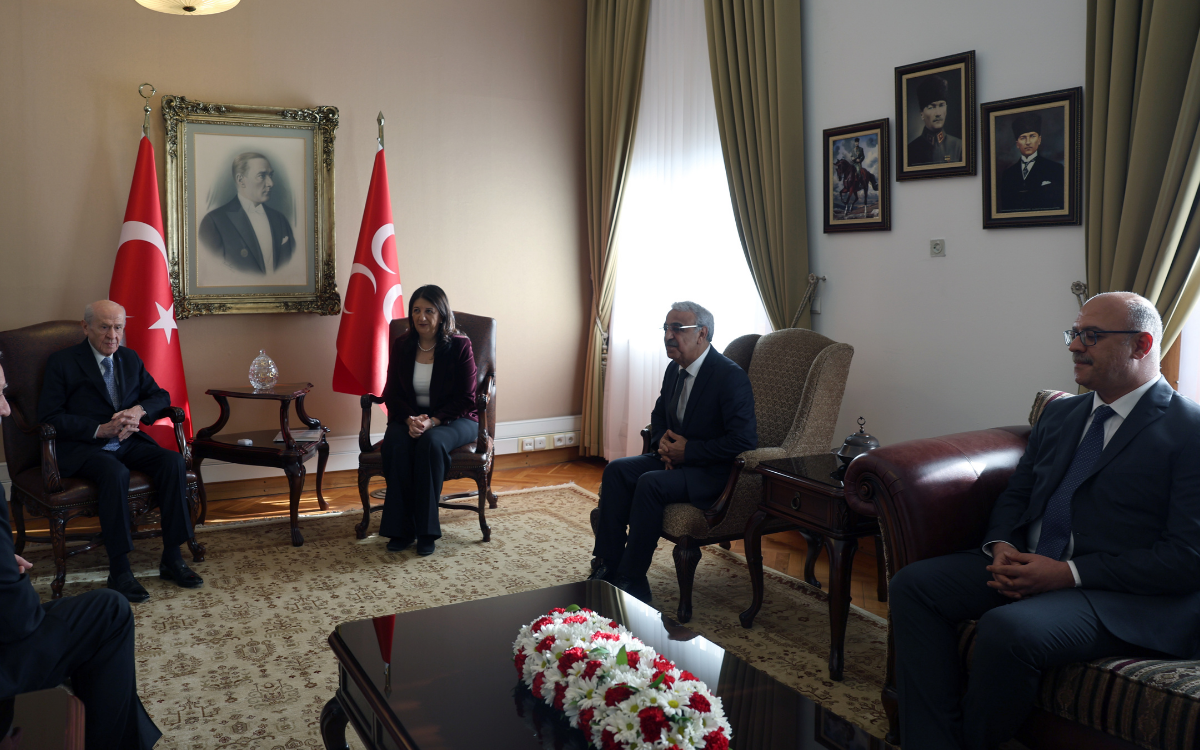 İmralı Heyeti'nin 'barış yasası' önerisine Bahçeli’den destek: Her cümlesine imzamı atıyorum