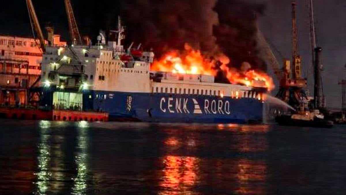 Türkiye ticaret gemisi "Cenk-T" Ukrayna limanına yanaşırken vuruldu