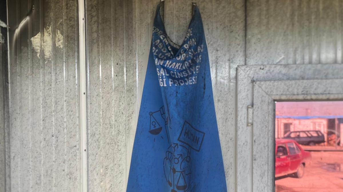 Hatay'da konteyner kentte yangın: Sivil Düşler Derneği ofisi kullanılmaz hale geldi