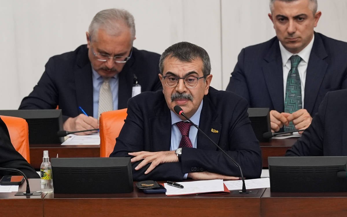 Yusuf Tekin: Kürtçe öğrenmek isteyenler okul dışında da kurs açabilir