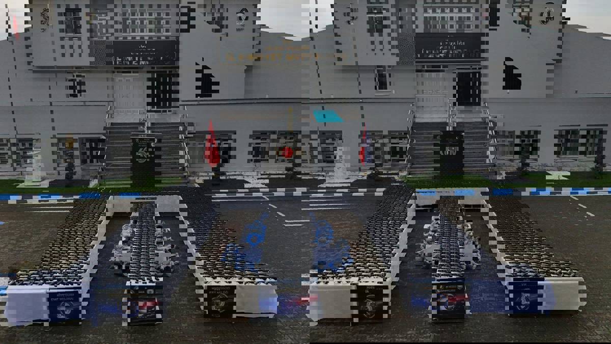 Bus carrying thousands of firearm parts seized en route to İstanbul