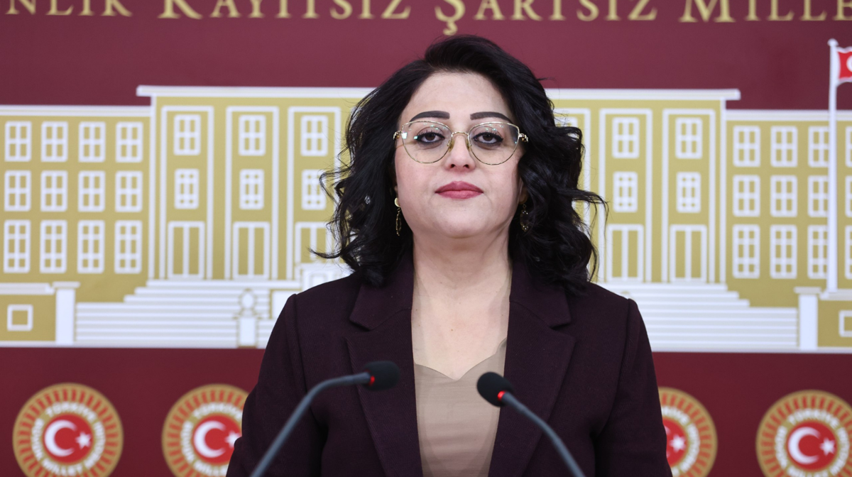 "Yüksekova'da elektrik kesintileri hayatı durma noktasına getirdi"