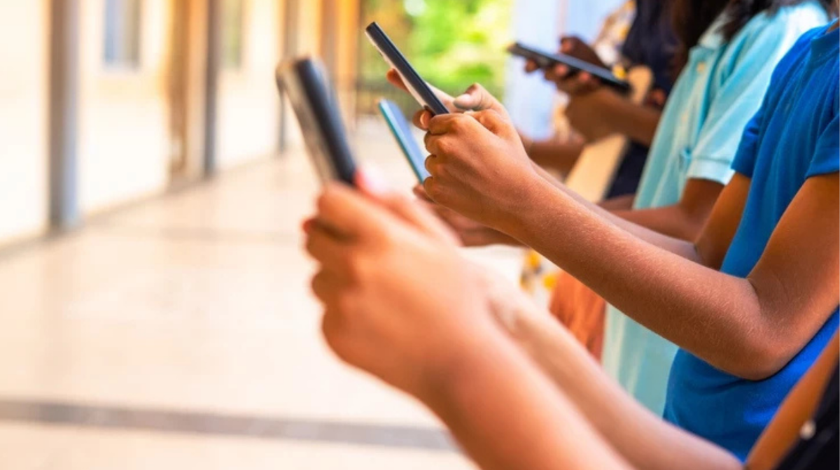 Minister: Turkey to restrict social media access for children under 15