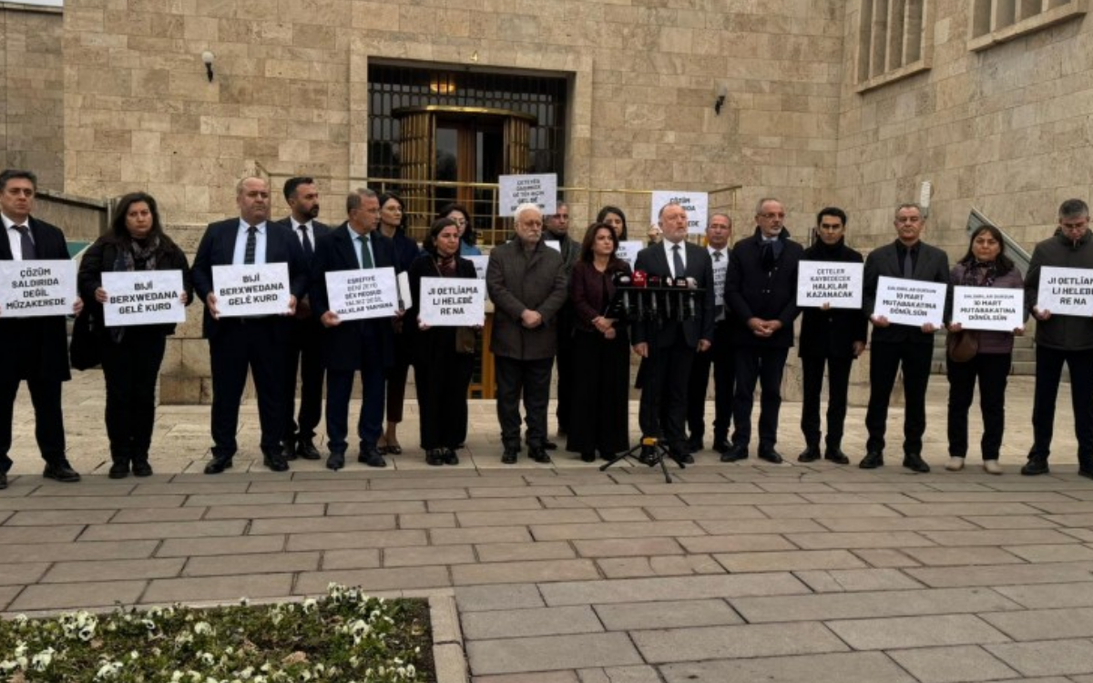 DEM Partiyê li meclise bang kir: Pêşî li êrişan bigirin