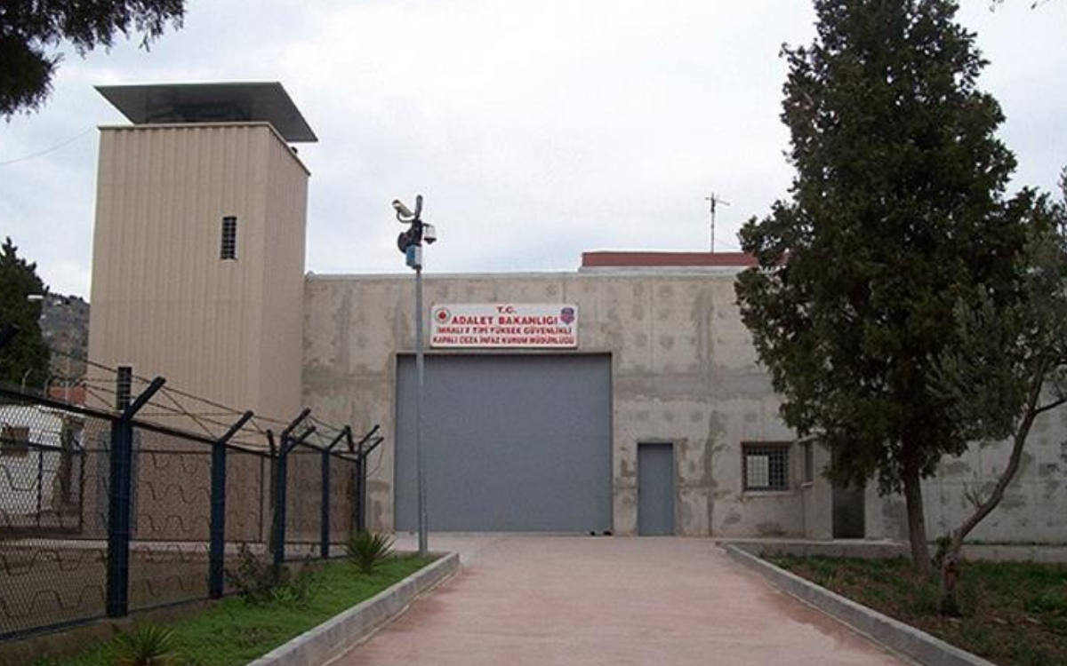 DEM Parti: Hava koşullarının el verdiği ilk anda İmralı ziyaret edilecek