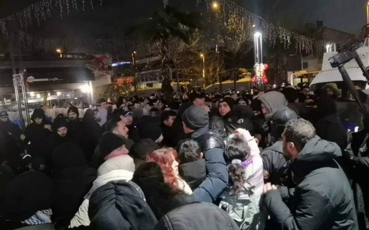 Gazeteci Raphaël Boukandoura gözaltına alındı