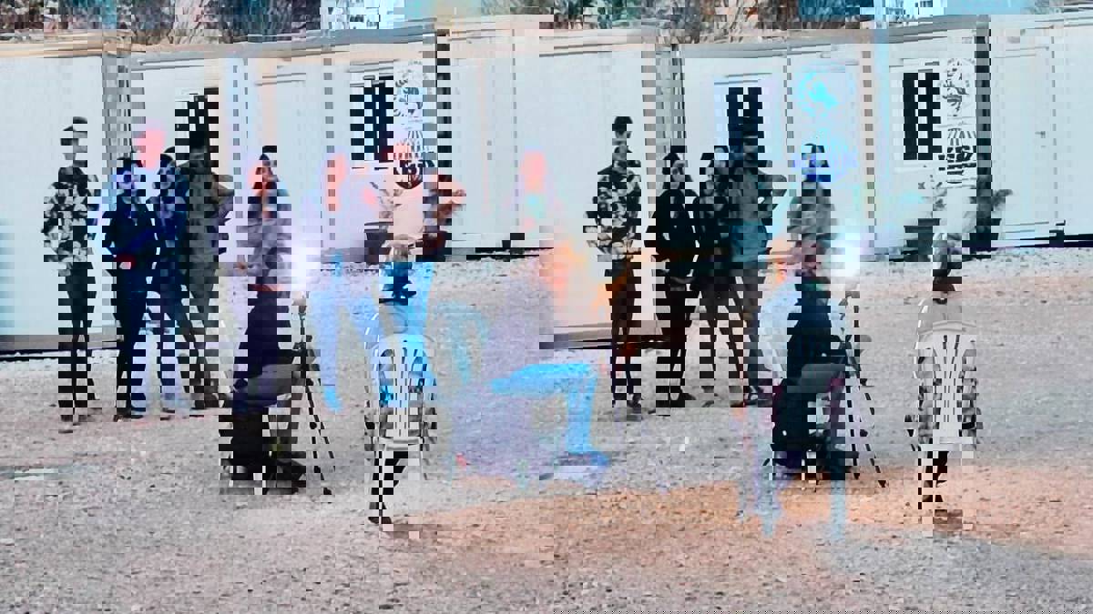 Taş’ta duranlar, Toz’da yaşayanlar