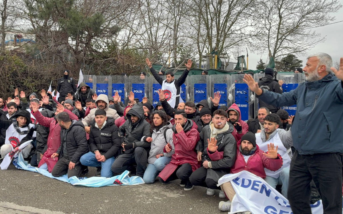 Eylemdeki Migros Depo işçilerine patron Tuncay Özilhan'ın evinin önünde polis müdahalesi