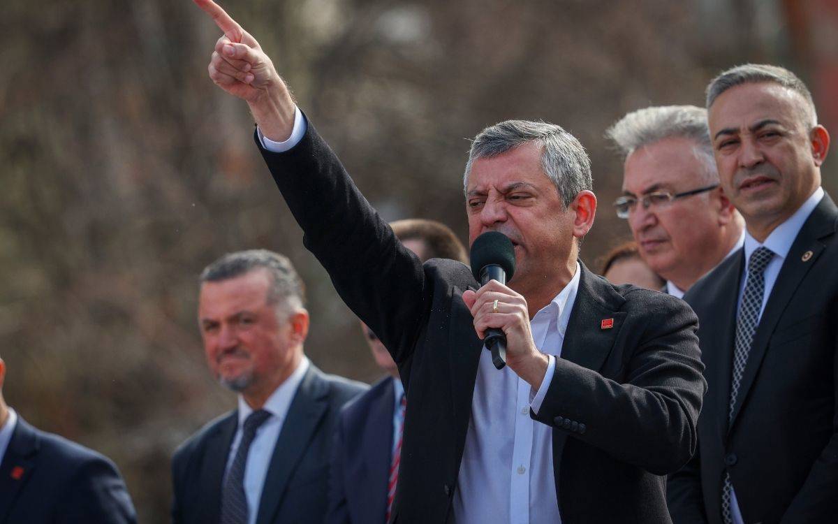 Özel’den Erdoğan’a: Sandıktan kaçamazsın, millet seni kovalar