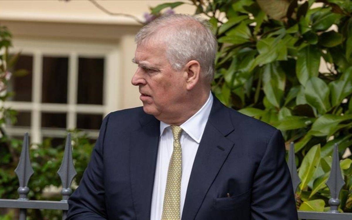 İngiltere Kralı’nın Epstein belgelerinde adı geçen kardeşi kraliyet konutundan ayrıldı