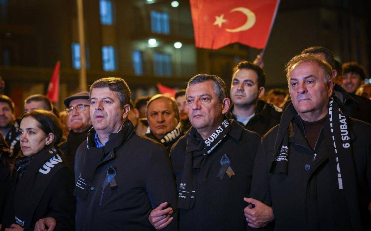 Özgür Özel Adıyaman’da deprem yürüyüşüne katıldı