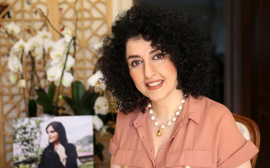 Dadgeha Îranê 7 sal û nîv ceza li çalakvan Nêrgiz Mihemediyê birî