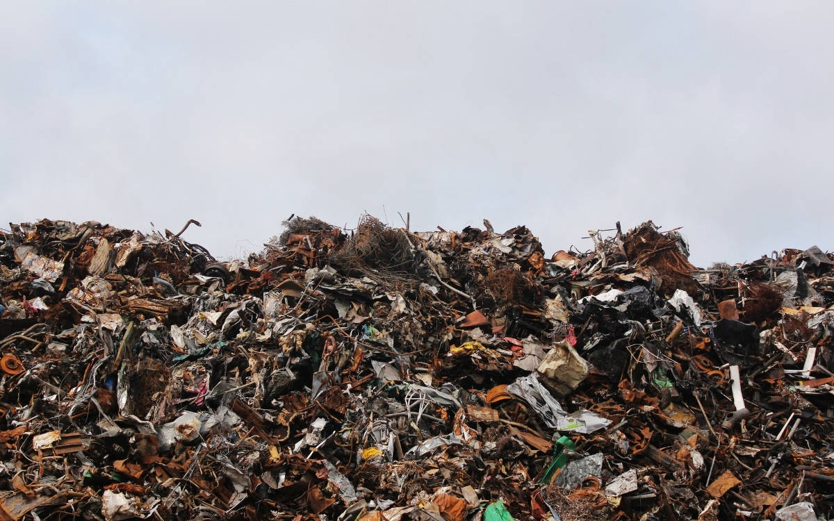 Buca ve Foça belediyelerine 9,4 milyon liralık ‘usulsüz atık depolama’ cezası