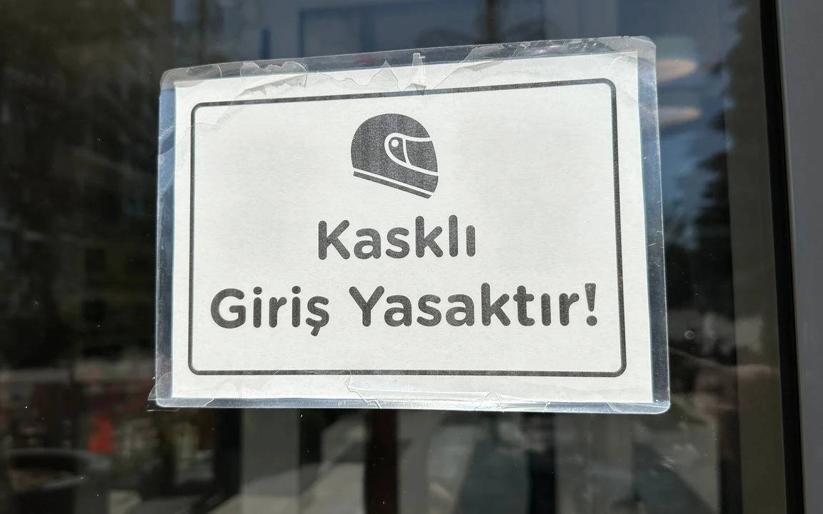 Site kapılarında gasp edilen çalışma hakkı: “Biz tehlike değil, ihtiyaç taşıyoruz"