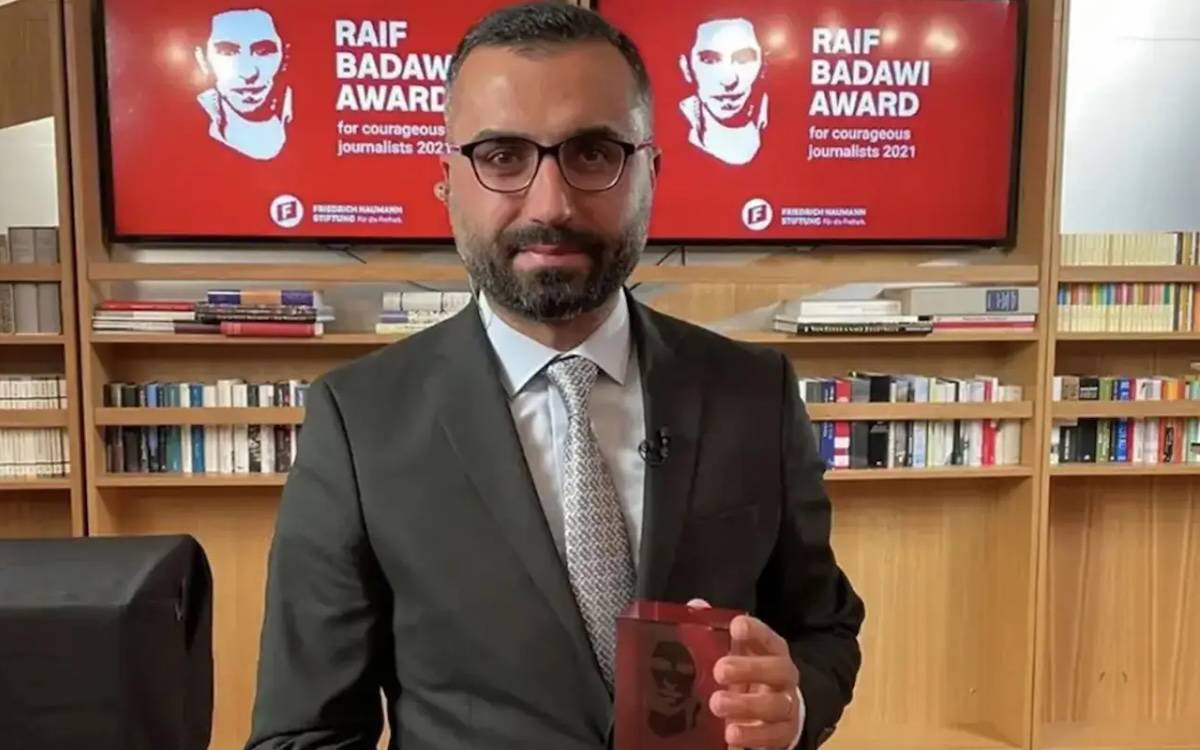 Tutuklu gazeteci Alican Uludağ Ankara'ya sevk ediliyor