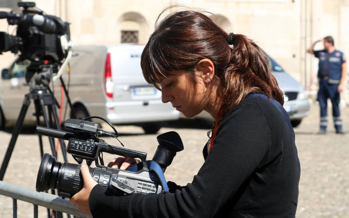 Prosecutors drop 'terror' probe into journalist over work in pro-Kurdish publications