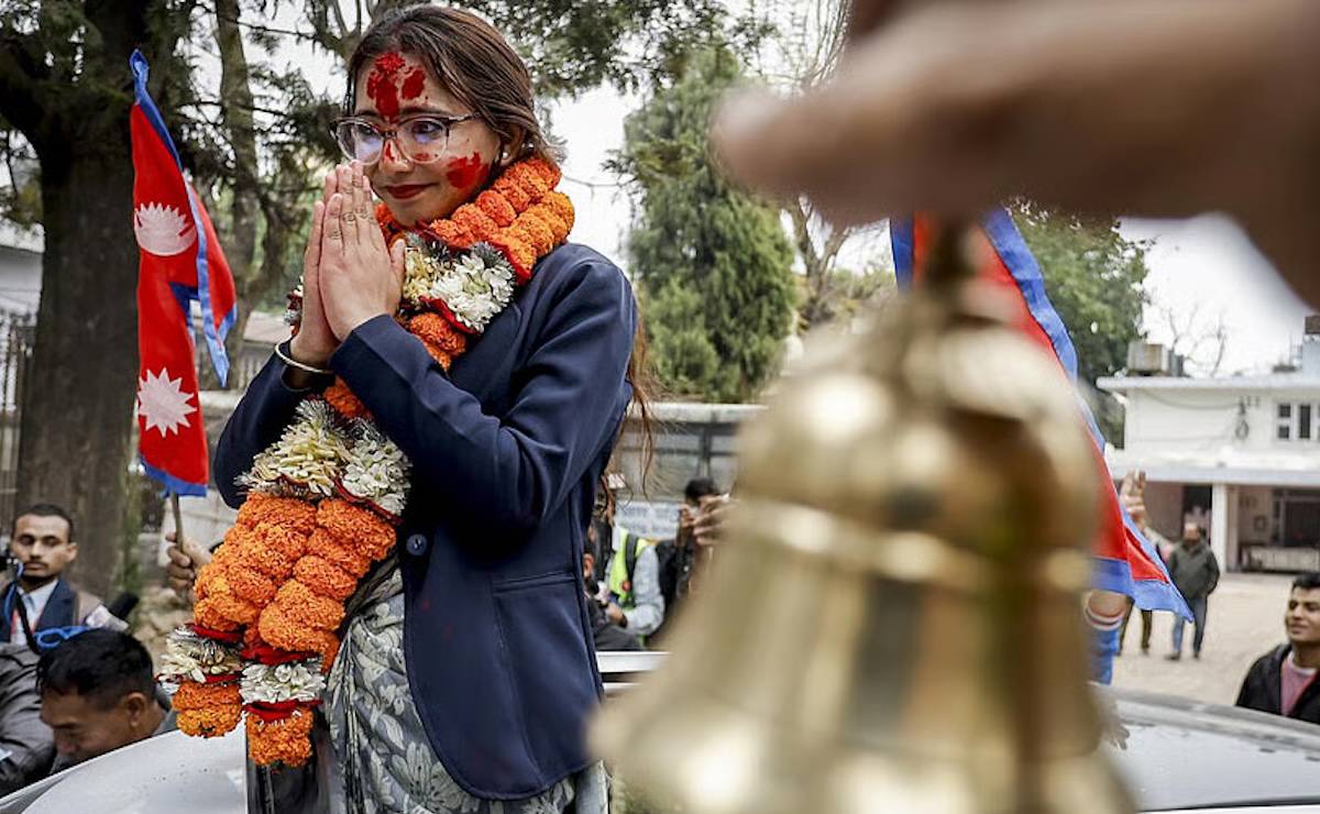 Nepal: Oy sayımı sürüyor: Rapçi Balen'in partisi 73 bölgede seçimi aldı 50 bölgede önde gidiyor