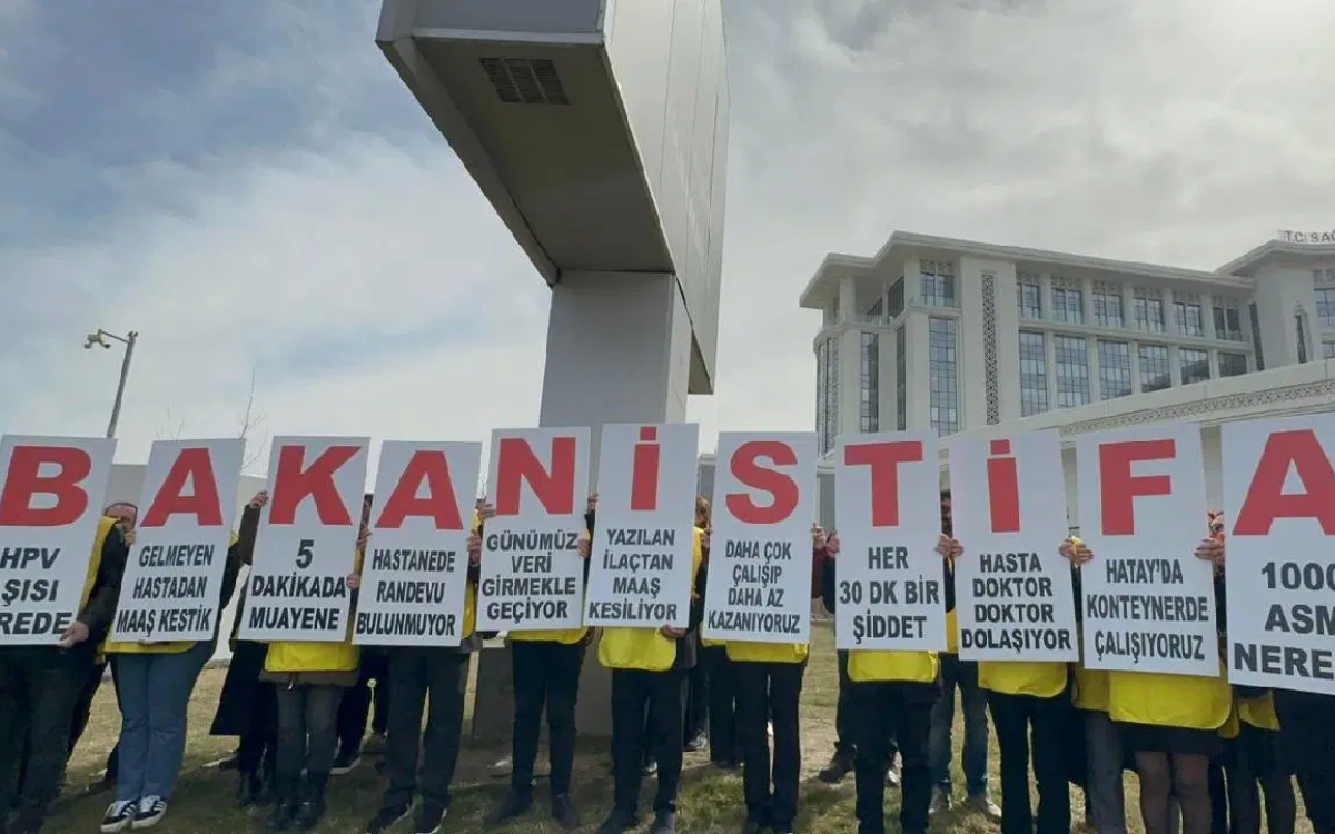 Aile hekimlerinden Memişoğlu’na çağrı: "Gelin, bir gün aile hekimliği yapın"