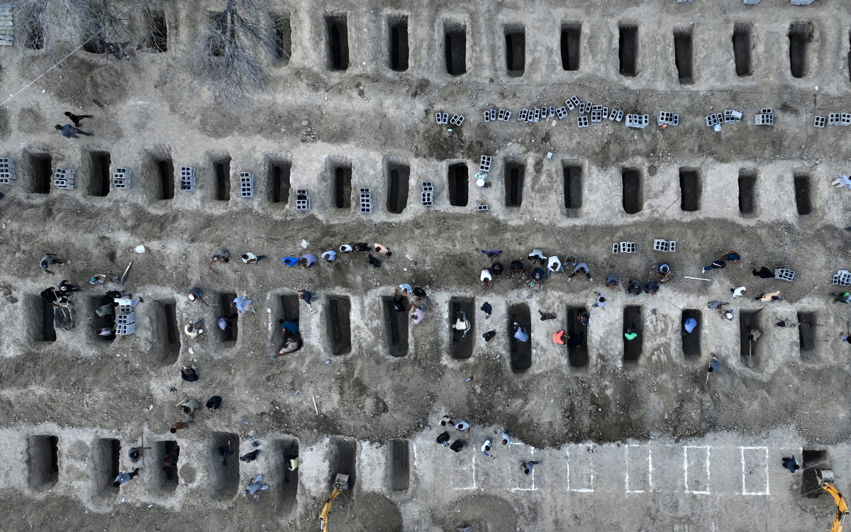 "Minab’daki okulda toplu katliamın yaşandı"