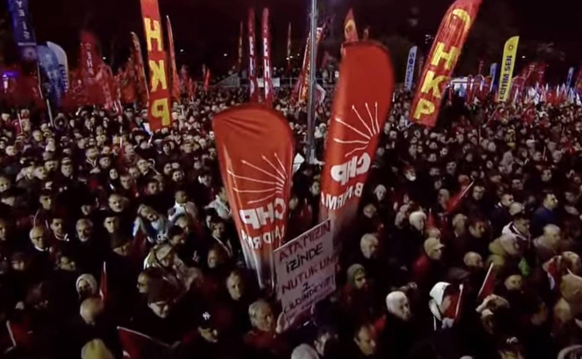 19 Mart'ın Birinci Yılı, halk Saraçhane Meydanı'nda toplanıyor