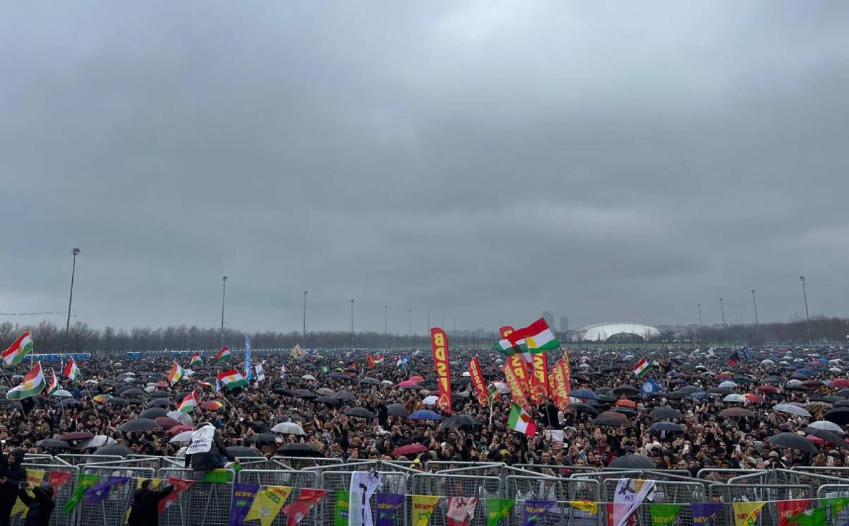 Newroza Stenbolê: Bi sed hezaran kes li Yenîkapiyê bûn