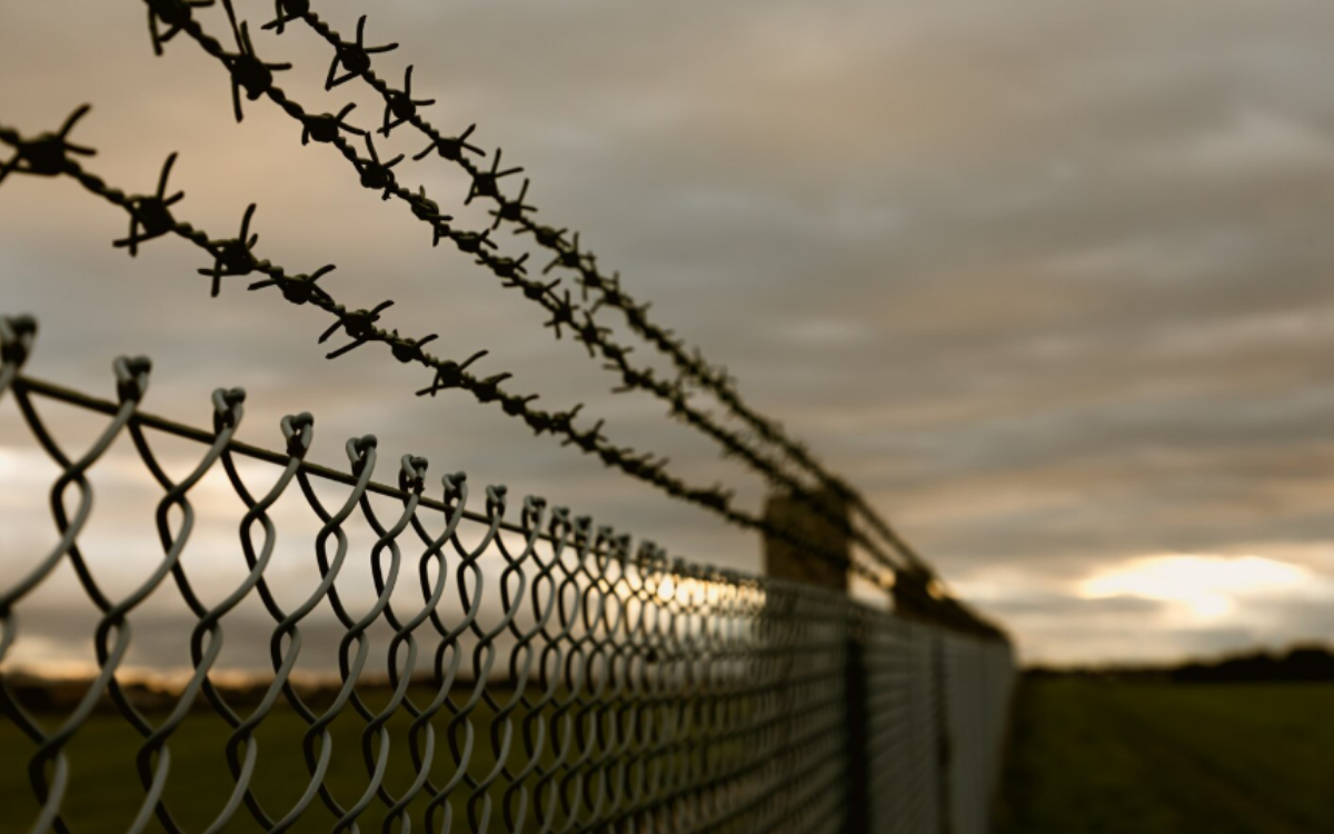 Ağır hasta mahpus merdivenlerden sürüklendi, darp edildi