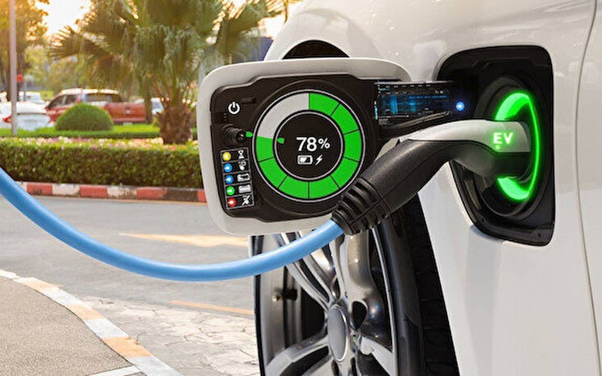 2026'nın ilk iki ayında elektrikli ve hibrit otomobillerin toplam satışı benzinlileri geçti
