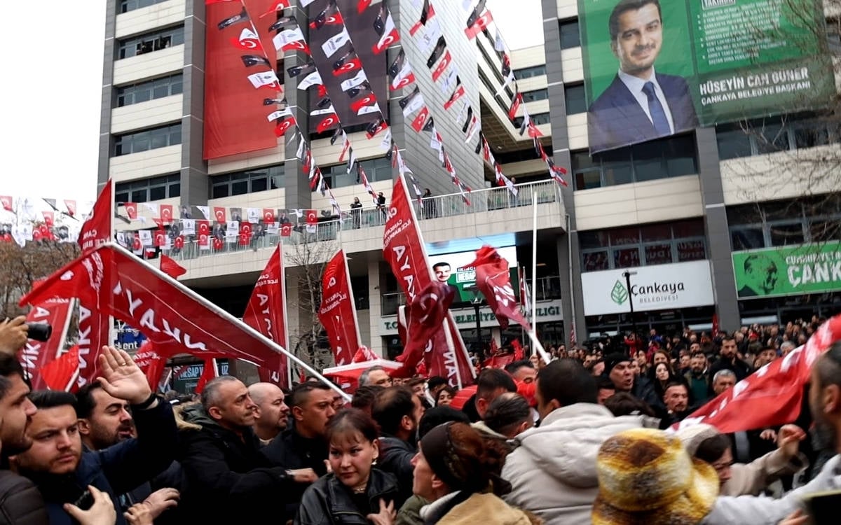 CHP’li Çankaya Belediyesi’nin etkinliğinde hayvan hakları savunucularına müdahale