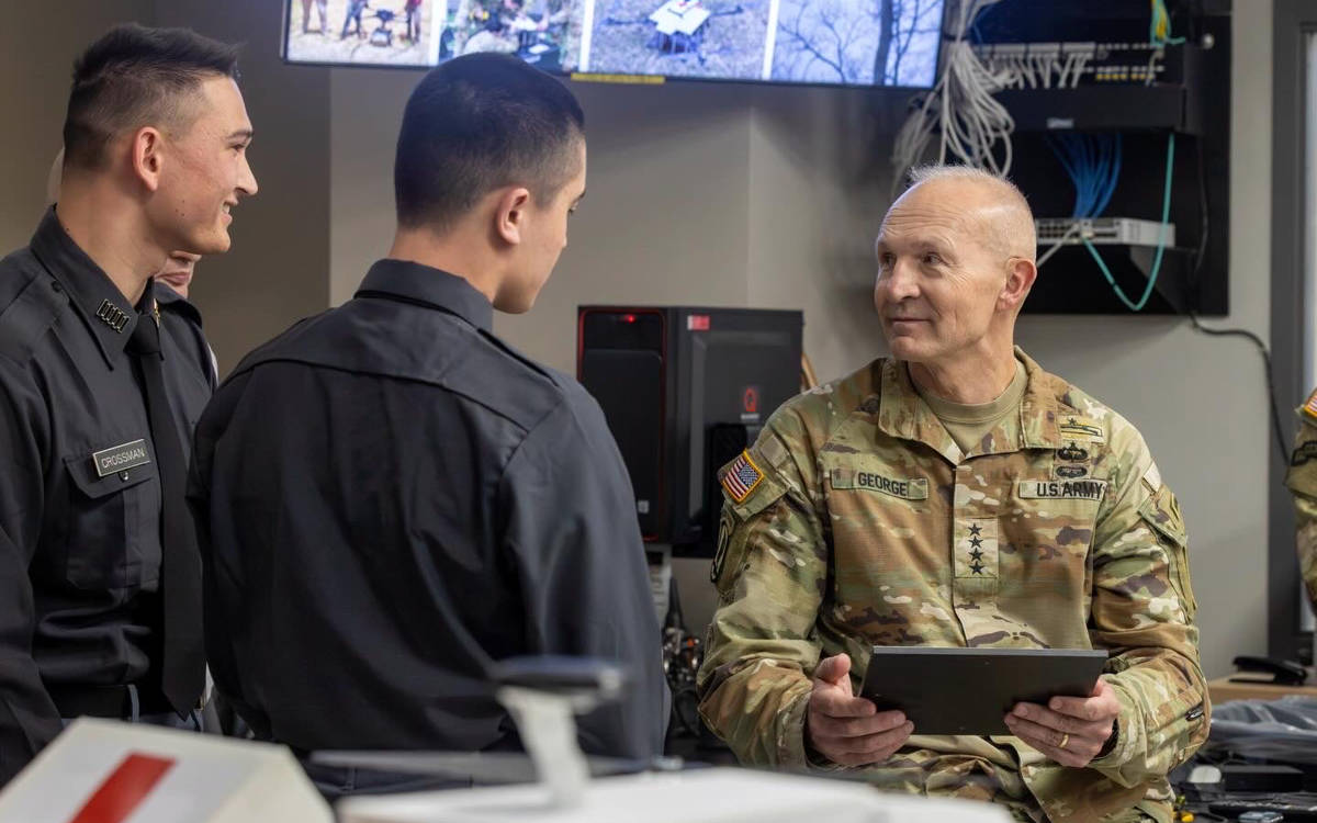 ABD Kara Kuvvetleri Komutanı “emekli” oldu