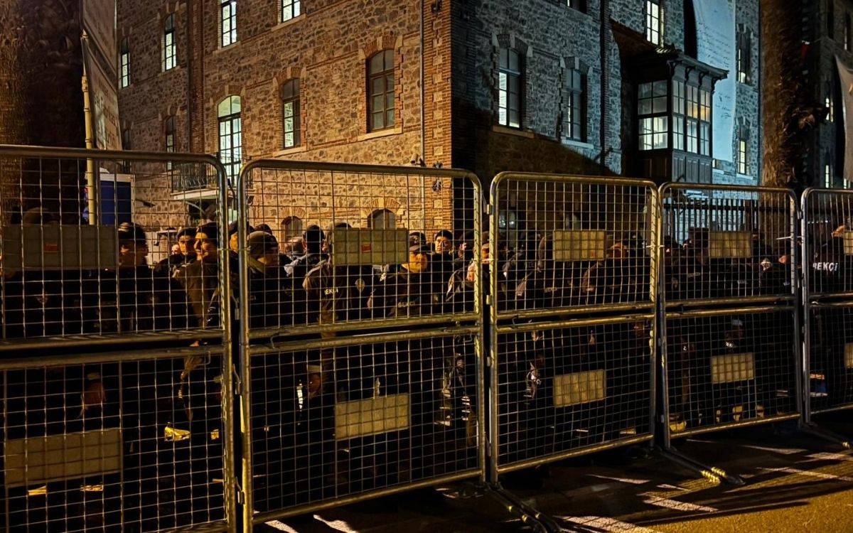 İzmir Büyükşehir’in kullandığı tarihi binada tahliye süreci