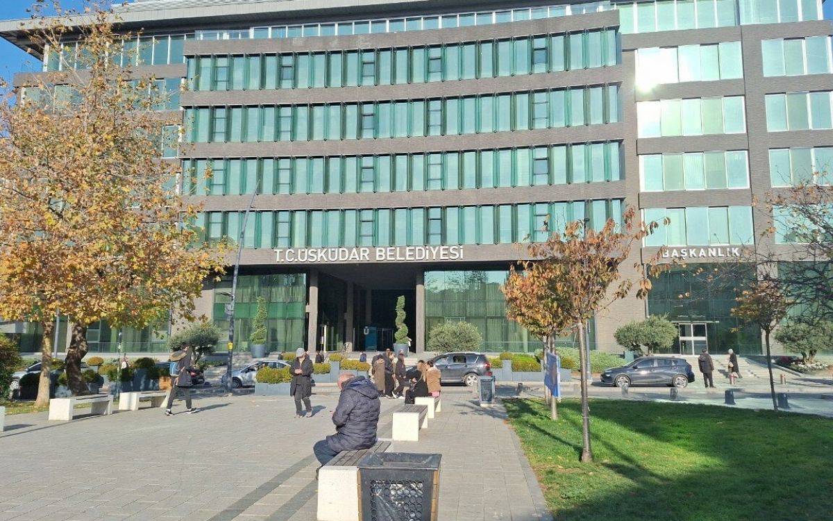 Üsküdar Belediyesi'ne operasyon: 20 kişi gözaltına alındı