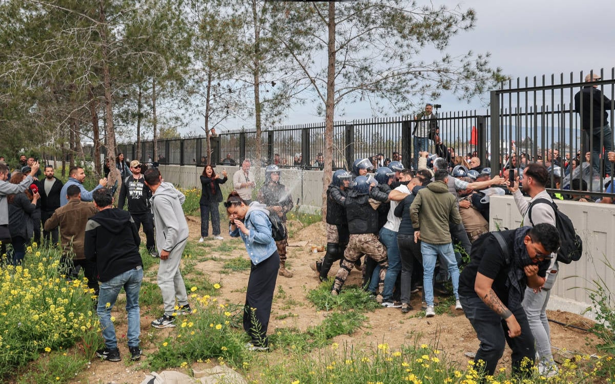 Kıbrıs'ta 'Hayat Pahalılığı Ödeneği' krizi: Sendikalar ve halk hükümete karşı sokakta