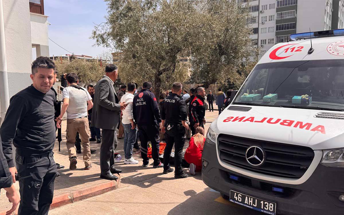 Maraş'ta ortaokulda silahlı saldırı: 9 kişi yaşamını yitirdi