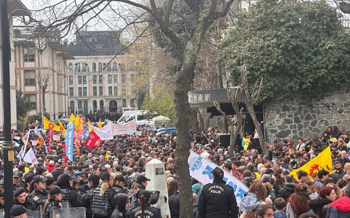 Ankara ve İstanbul’da öğretmenlere polis engeli: "Öğretmen düşmanı Yusuf Tekin istifa"