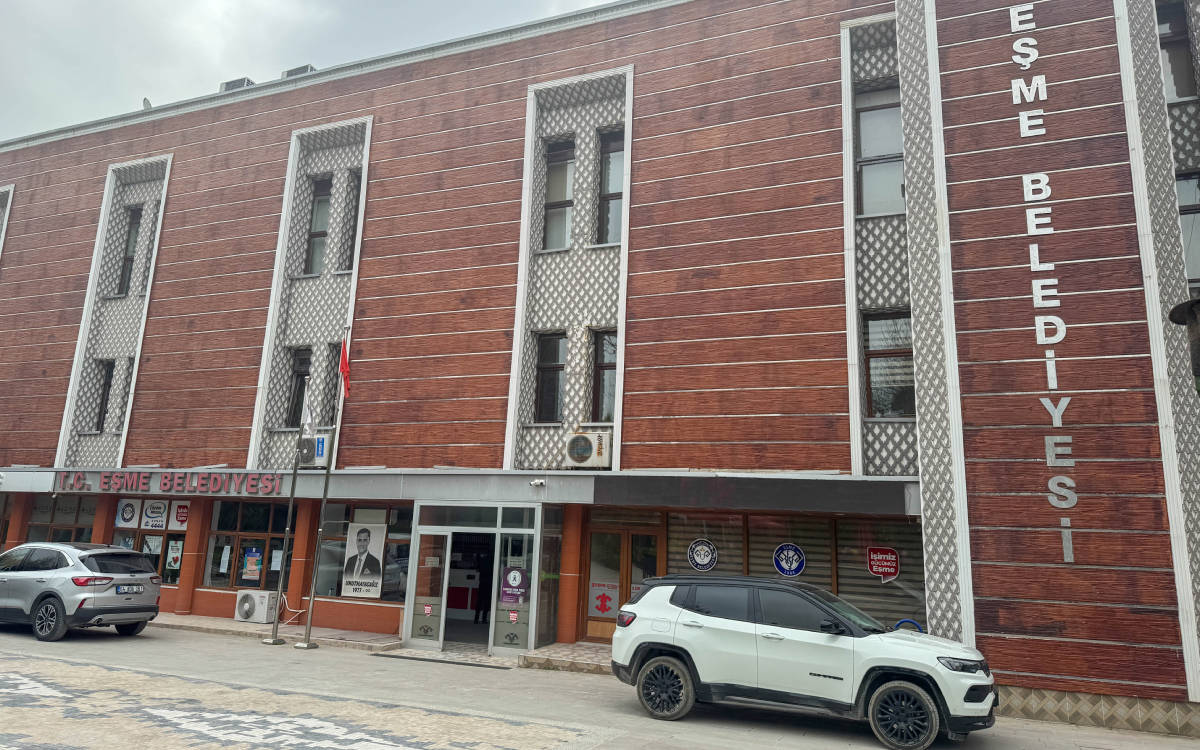 Uşak’ta Eşme Belediyesi’ne operasyon