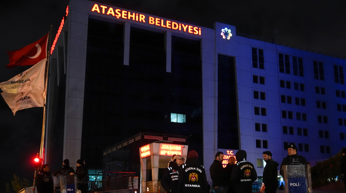 Belediye Başkanı Onursal Adıgüzel dahil 21 gözaltı