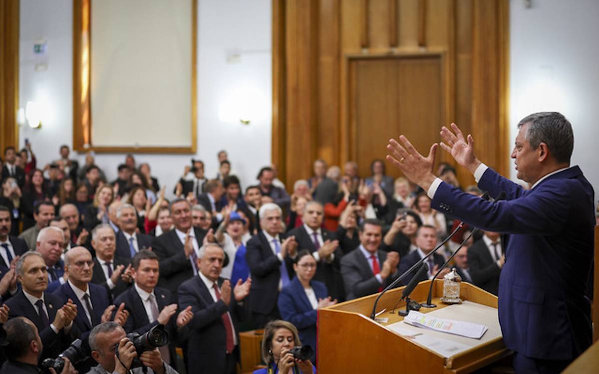 Özgür Özel: "Ara seçimi engellemeyeceğinizi söyleyin 55 istifayı getirmeyen nametttir"