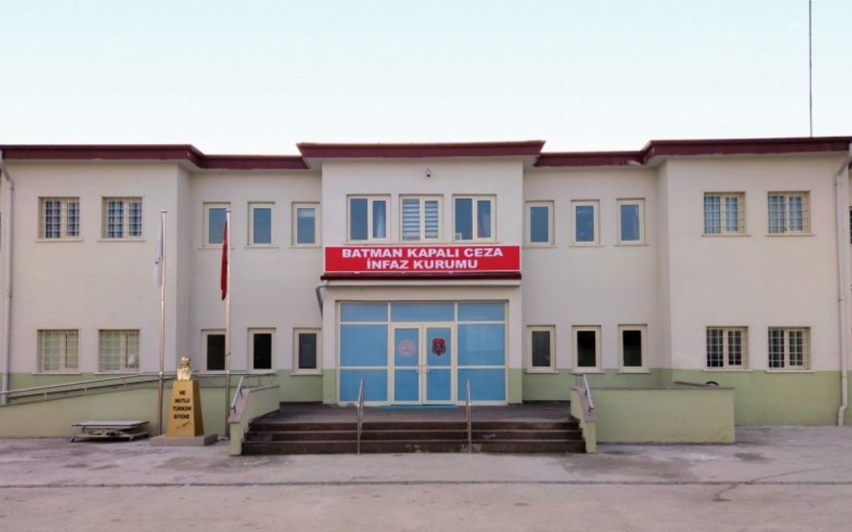 Şüpheli şekilde hayatını kaybeden 30 yıllık mahpusun infazı bir ay önce ertelenmiş