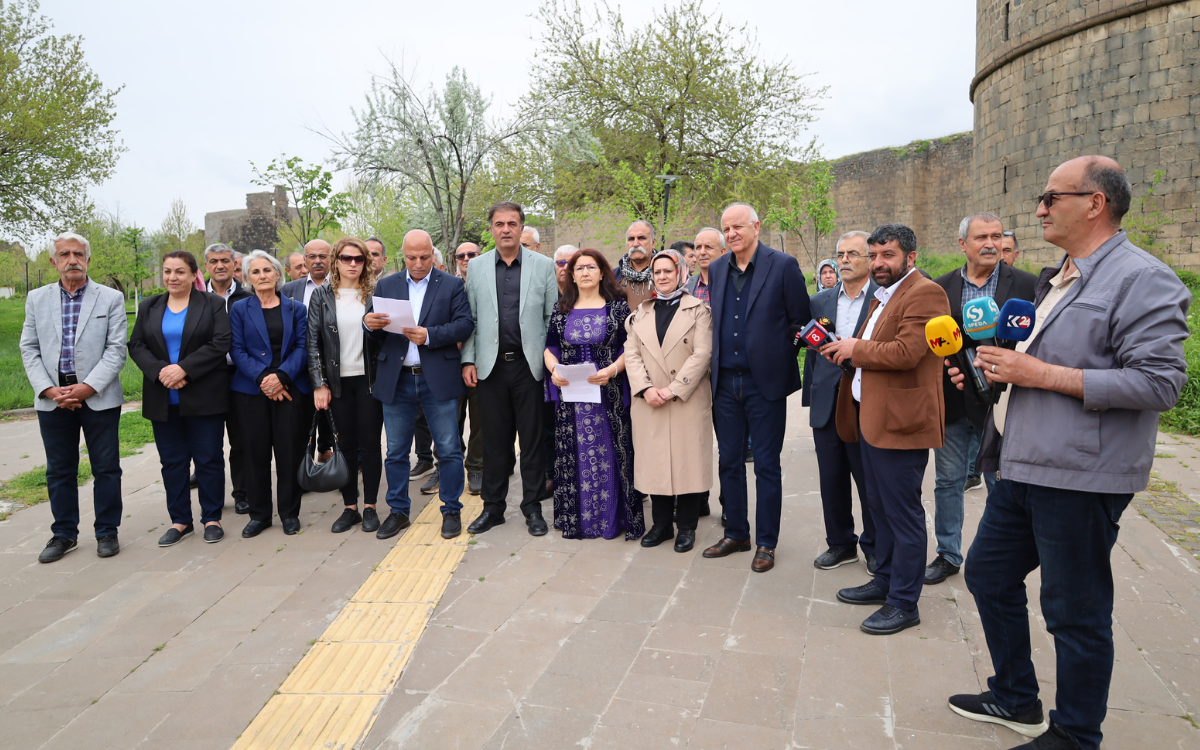 "Birlik Kürtlerin statü elde etmesinin tek reçetesidir"