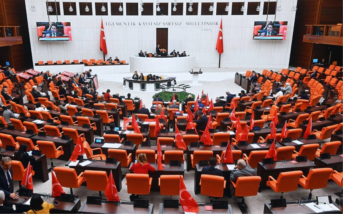 Li Meclîsê derbarê 145 parlamenteran de 1052 fezleke amade kirine