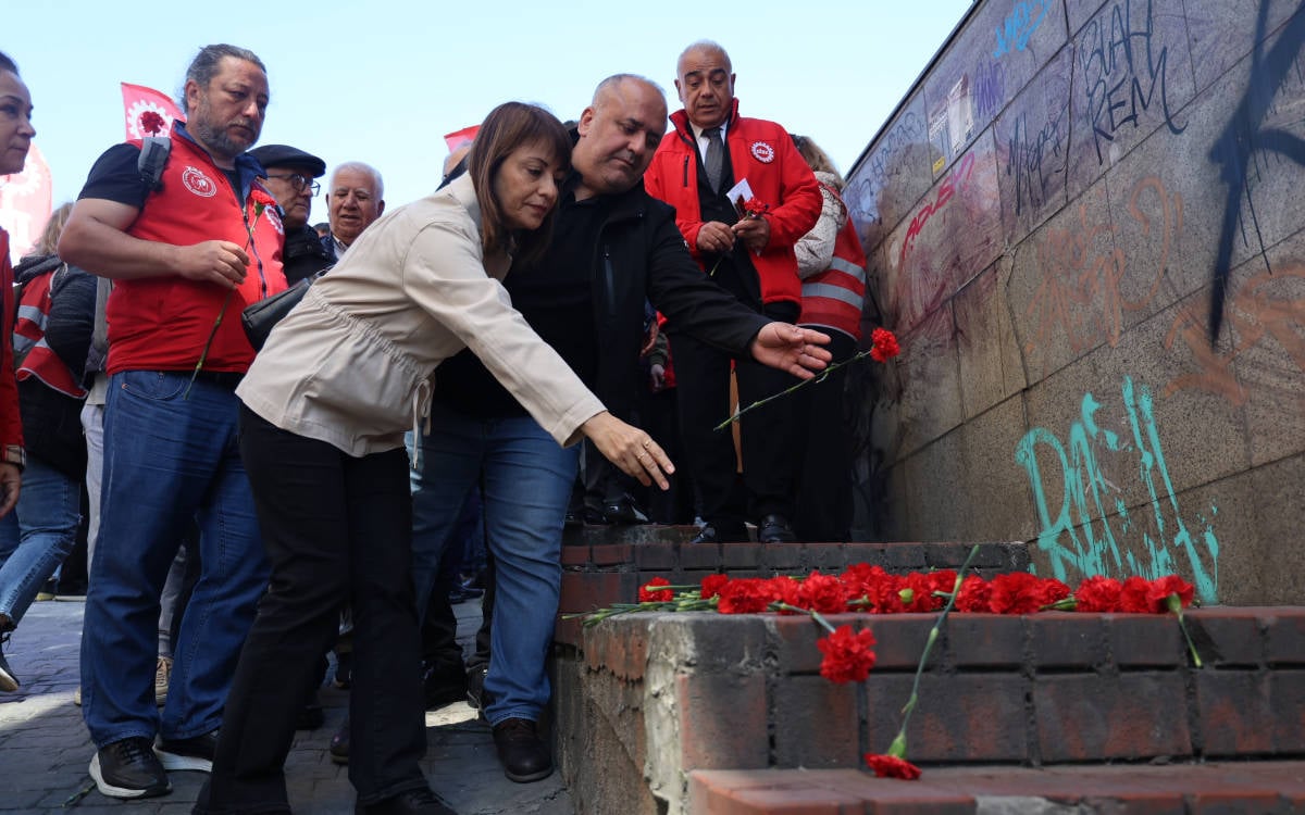 Taksim’de 1 Mayıs anması: “Unutmadık, vazgeçmiyoruz”