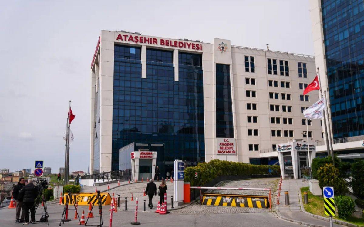 Ataşehir Belediyesi CHP'de kaldı