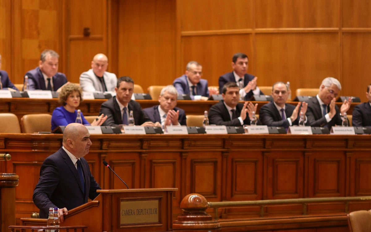 Romanya'da hükümet düştü