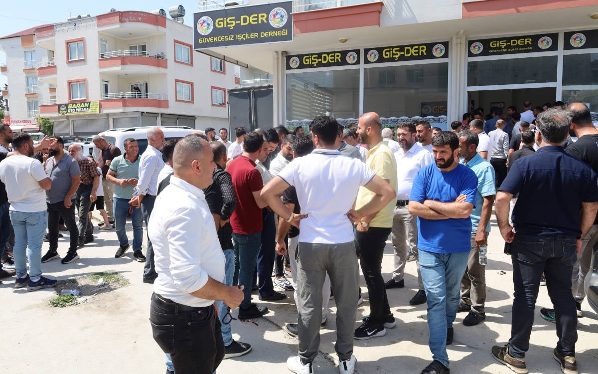 Mersin’de ev taşımacılığı yapan işçiler greve çıktı, kazandı