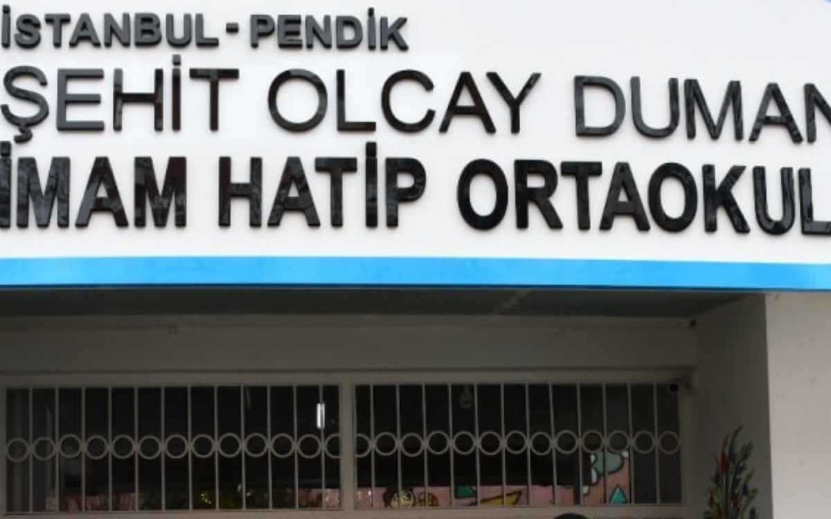 Pendik’te kitap listesi soruşturması: Okul müdürü açığa alındı