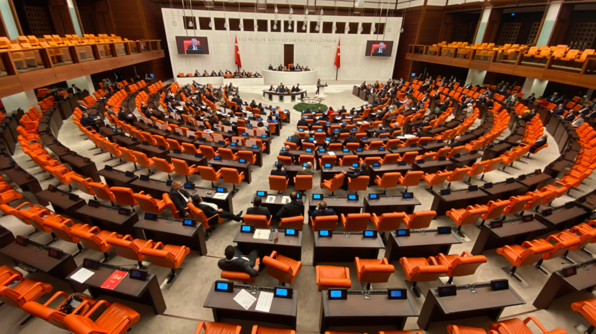 Özgür Özel ve Keskin Bayındır hakkında dokunulmazlık tezkeresi