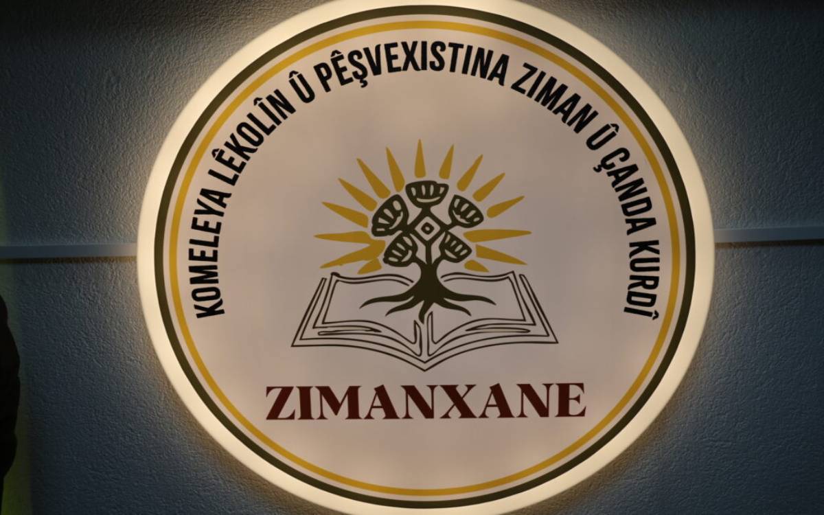 Li Stenbolê "Zimanxane" vebû
