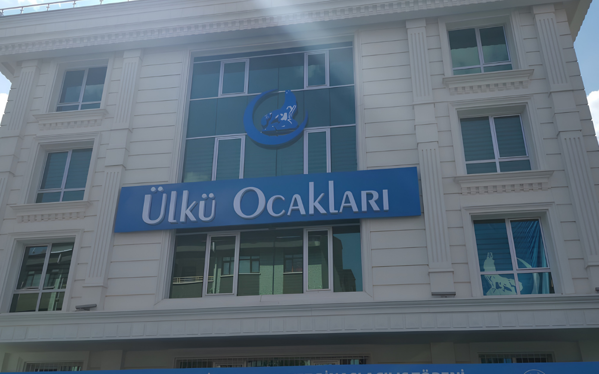 Ülkü Ocakları okullarda: Öfke kontrolü, zeka oyunları ve Kur’an eğitimi