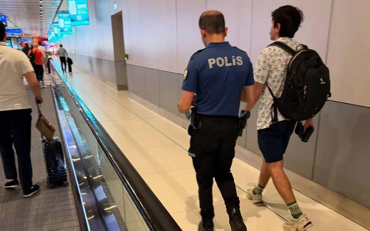 Deniz Göktaş İstanbul Havalimanı’nda gözaltına alındı