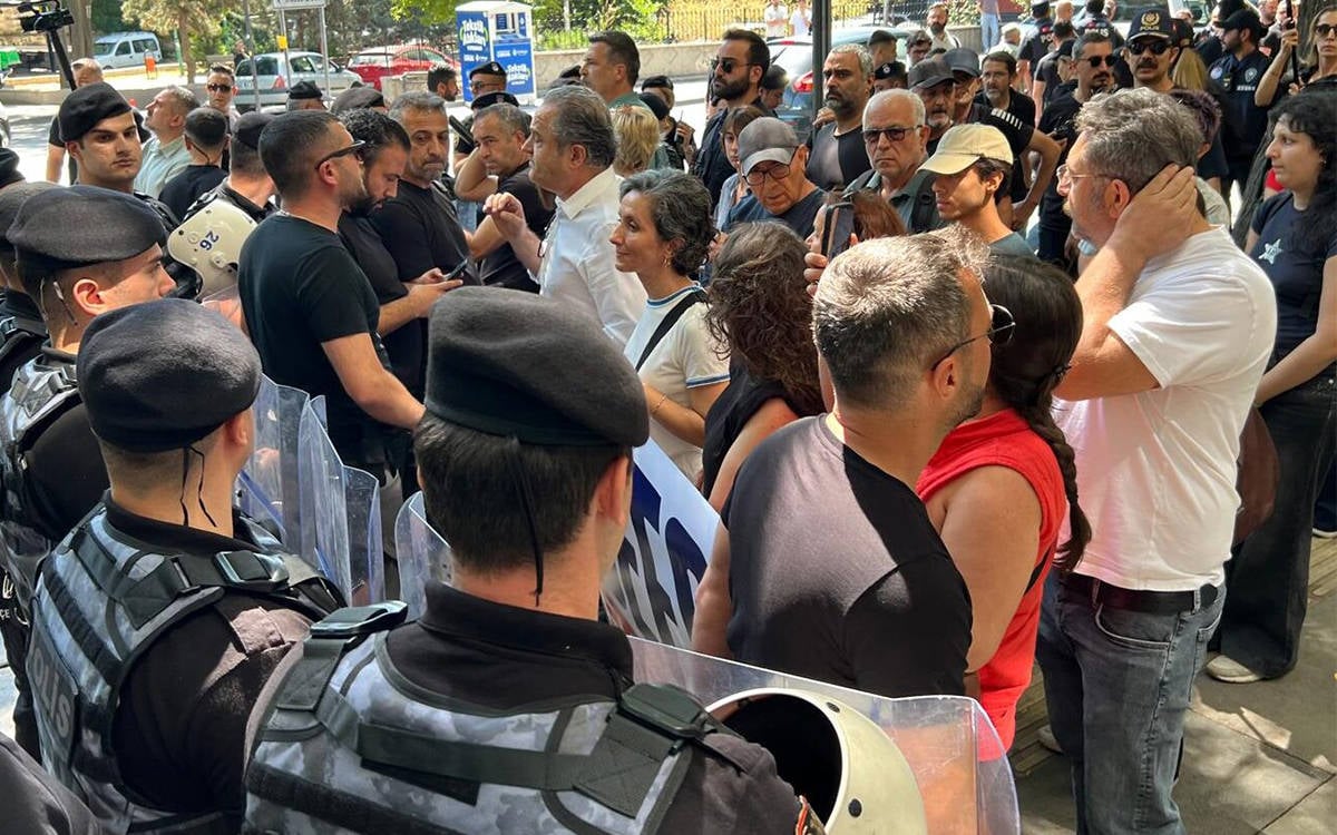 Ankara’da NATO karşıtı eyleme polis müdahalesi